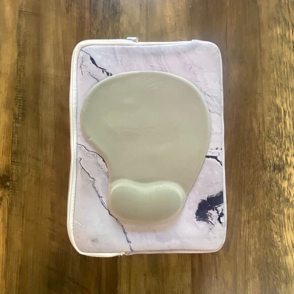 MacBook Air 11” purple soft case with hardshell - Picture 4 of 6